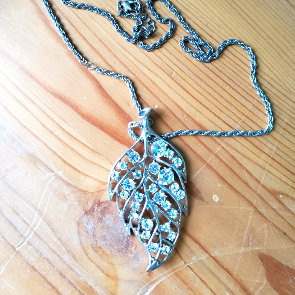 F21 Leaf statement necklace